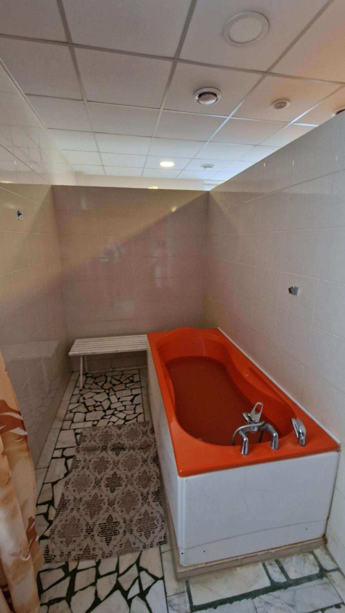 Hotel Bradul - コバスナ エクステリア 写真